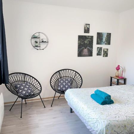 Jolie Appartement 2 Chambres 65M2 Au Centre Ville Fontenay-le-Comte Exterior foto